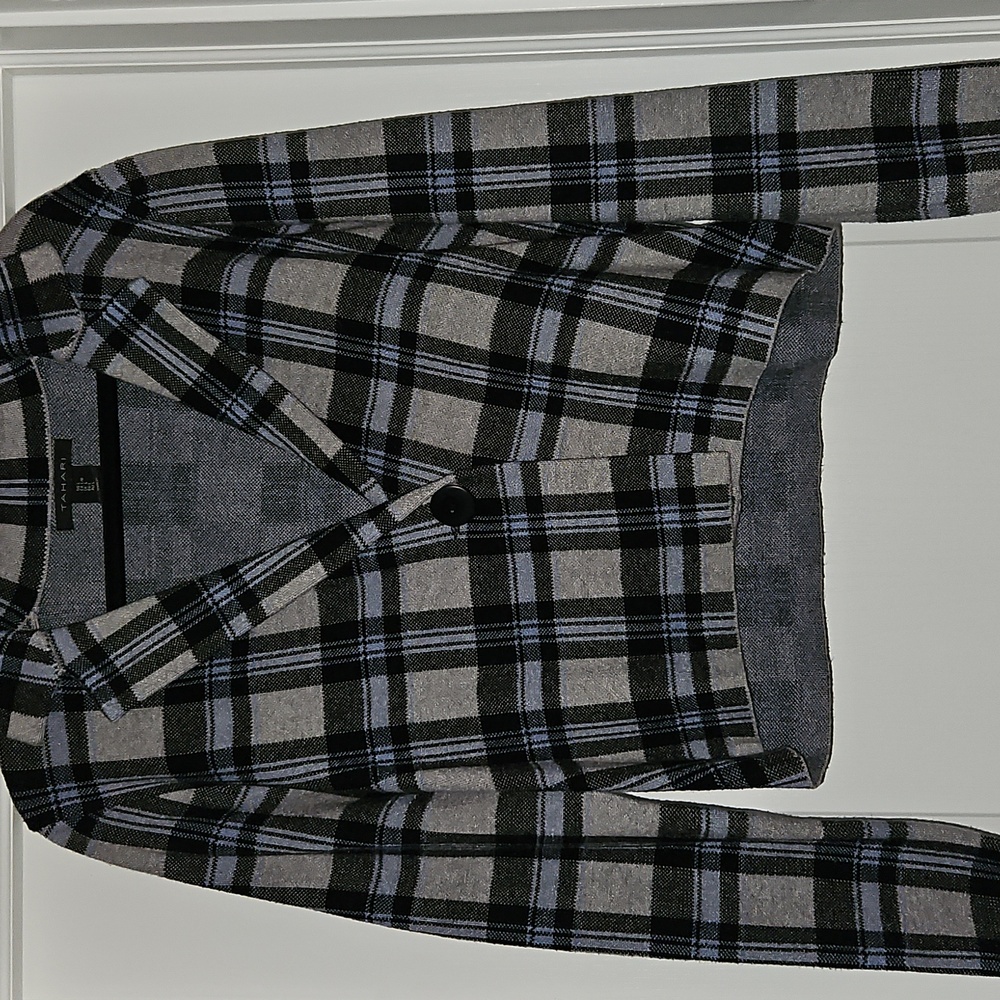 TAHARI Soft Cropped Blazer